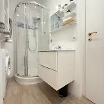 Casa Patry - Vicina A Stazione, Acquario, Rolli E Universita Di Apartment *