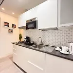 Casa Patry - Vicina A Stazione, Acquario, Rolli E Universita Di Apartamento