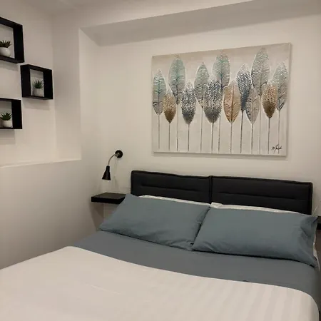 Casa Patry - Vicina A Stazione, Acquario, Rolli E Universita Di Apartment