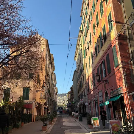 Casa Patry - Vicina A Stazione, Acquario, Rolli E Universita Di Apartamento *